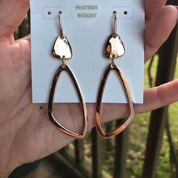Kendra Scott Kira Drop Earring in Rosegold - Picture 3 of 5